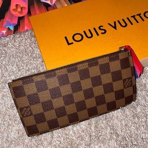 Louis Vuitton pochette felicie zipped pocket